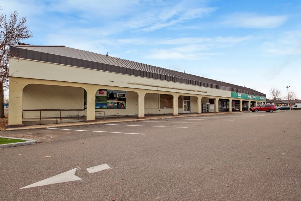 Retail Space Available in St Cloud. Former Acer Hardware store in St Cloud, MN