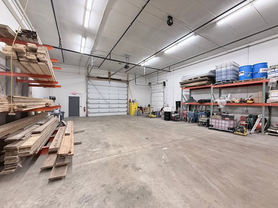 4400 sf Heated Warehouse space