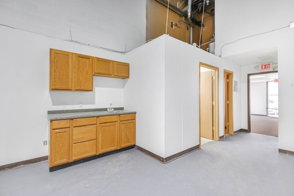 Industrial/Flex/Storage Space for Lease