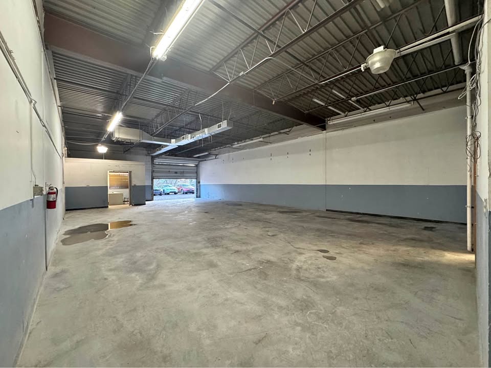 Commercial Warehouse/ Storage Space For Lease