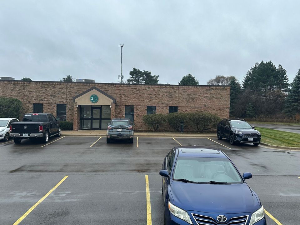 Office Warehouse for Lease Edgewood Tech Center Lansing, MI