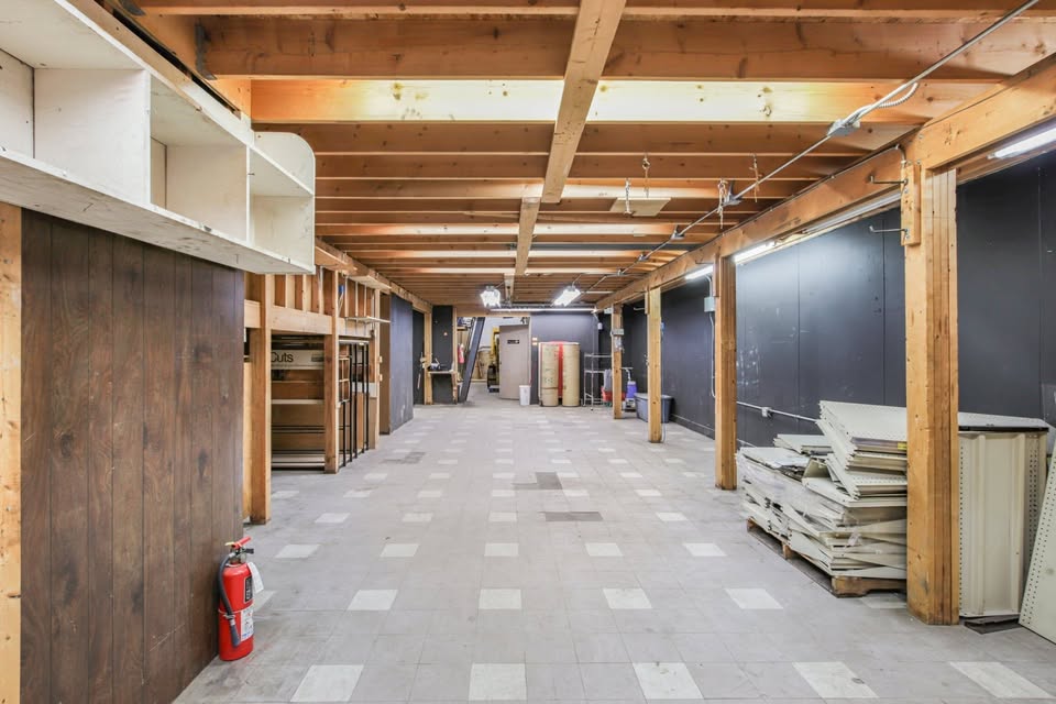 Retail Space Available in St Cloud. Former Acer Hardware store