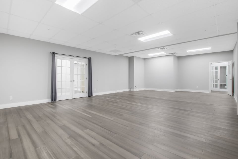 Retail/Office/Medspa Space in Edina!