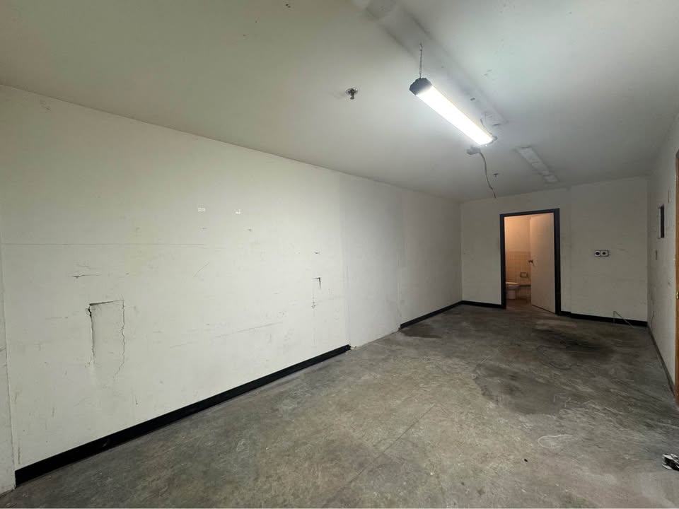 Commercial Warehouse/Storage Spaces for Lease Unit 29