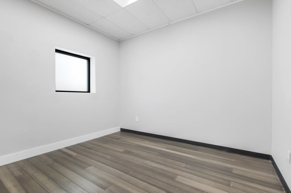 Retail/Office/Medspa Space in Edina!