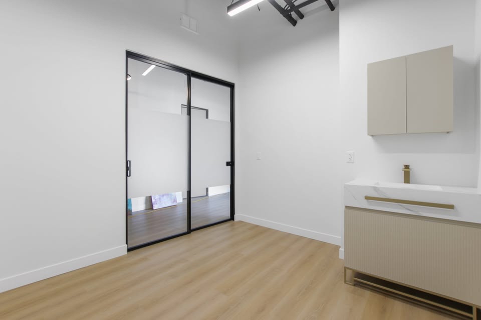 Salon & Med Spa Suites in Edina