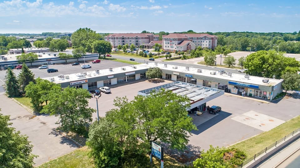 office/retail space available in blaine, MN 1649 sf in Minneapolis, MN
