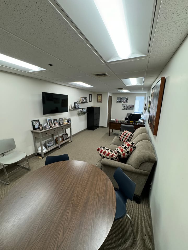 Executive Office Suites Available in St Louis Park.
