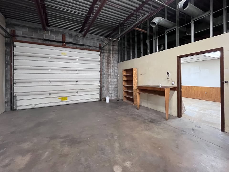 Commercial Warehouse/Storage Spaces for Lease Unit 26