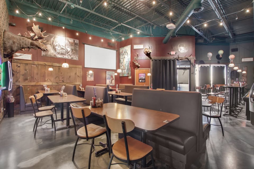 Monticello Restaurant Bar Event Center For Lease
