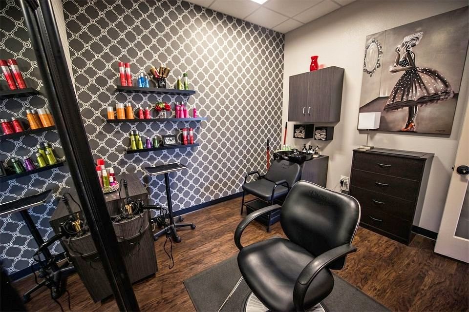 Salon/Professional Suites in Waite Park/St Cloud