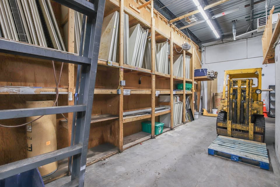 Retail Space Available in St Cloud. Former Acer Hardware store