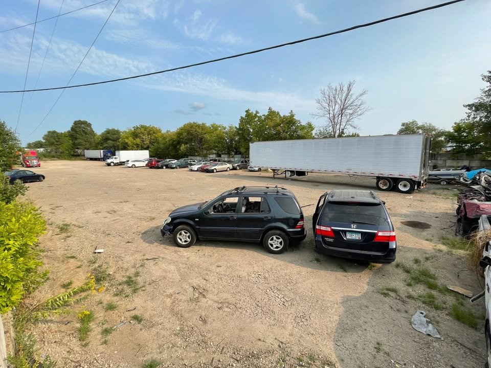 Repair Shop With Outdoor Storage Ideal for Trucking or Towing