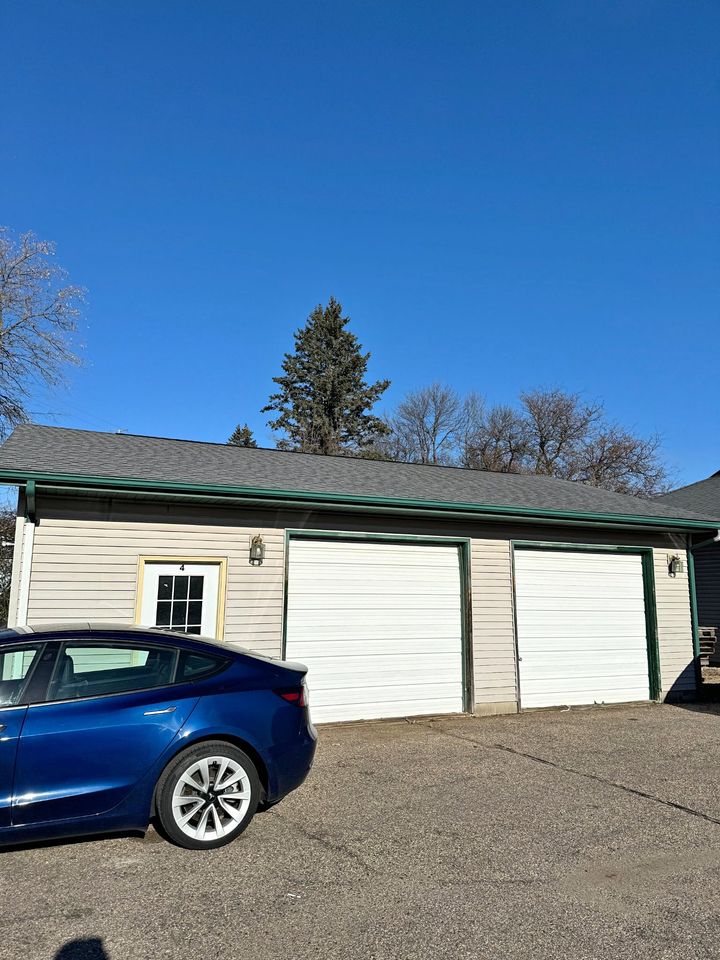 900 SQF heated warehouse space in Faribault