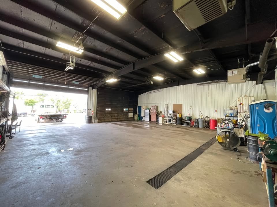 Repair Shop With Outdoor Storage Ideal for Trucking or Towing St Paul, MN