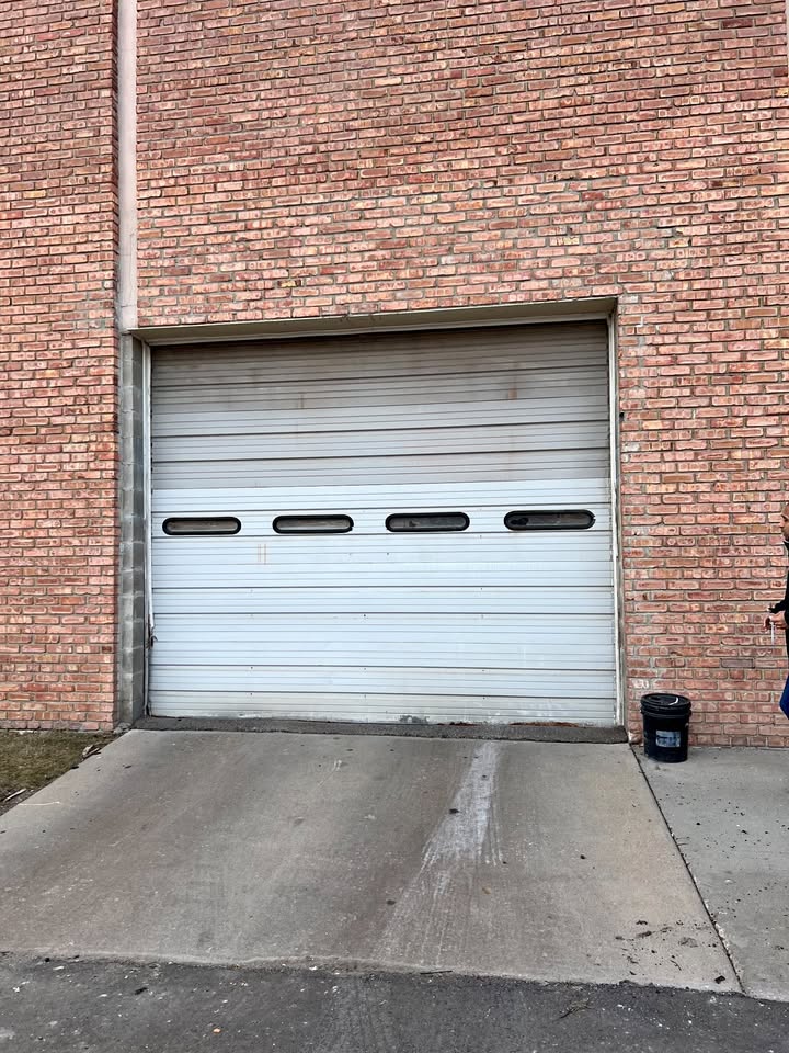 Warehouse for rent in Edina 3507 SQF in Edina, MN