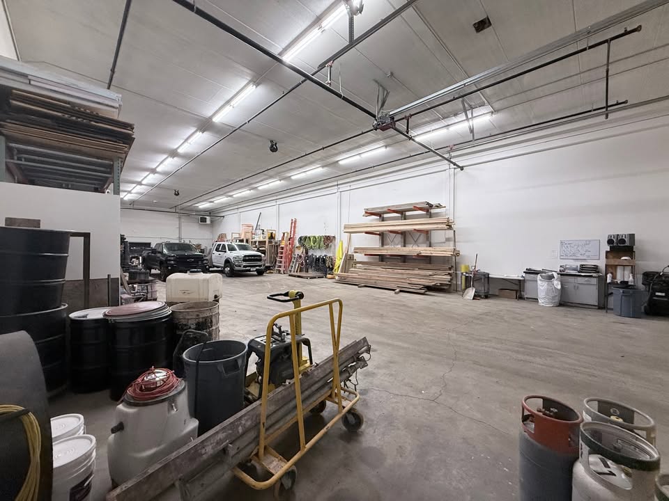 4400 sf Heated Warehouse space