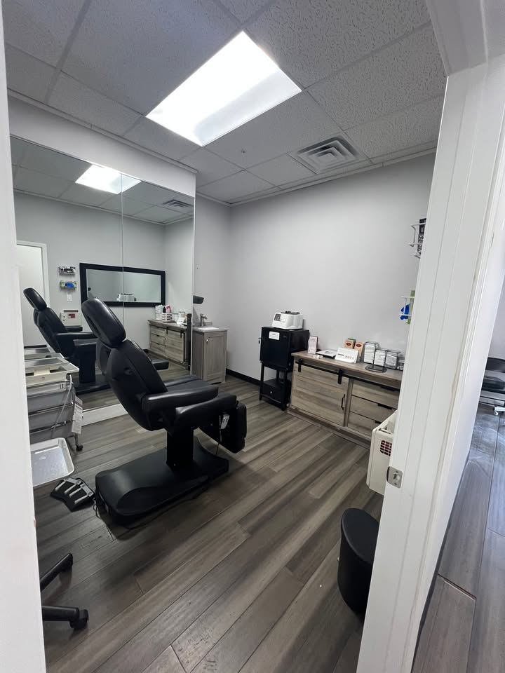 6400 sf Medspa/Retail/Office space in Edina, France Ave