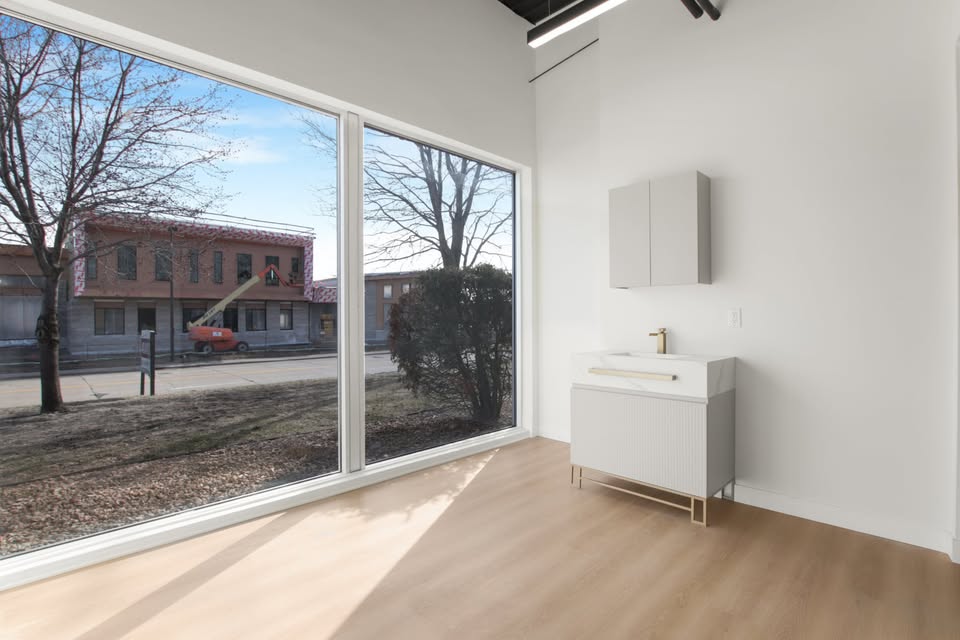 Salon & Med Spa Suites in Edina