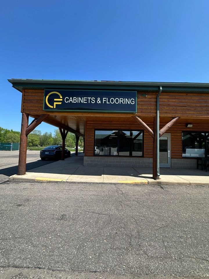 Retail Storefront at Riverwood Mall in front of Anton's Restaurant By a Busy Hwy